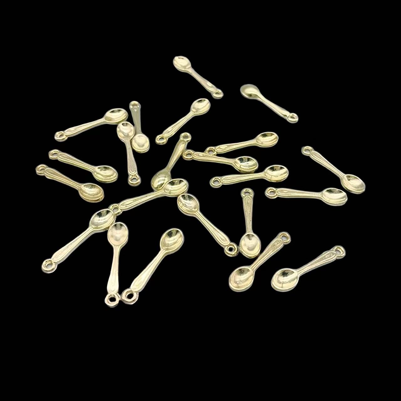 100pcs Small Spoon Charm Gold  - Gold Cutlery Flatware recensie en prijs